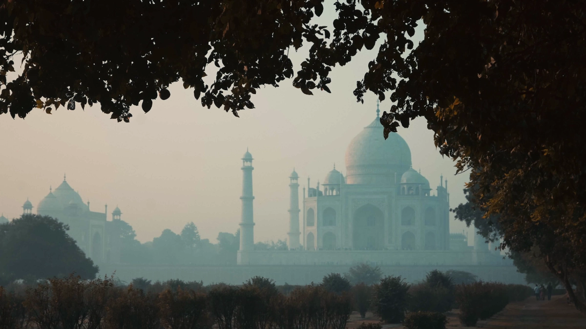 Visiting the Taj Mahal in Winter: A Practical Guide to Fog, Timings, and Warmth