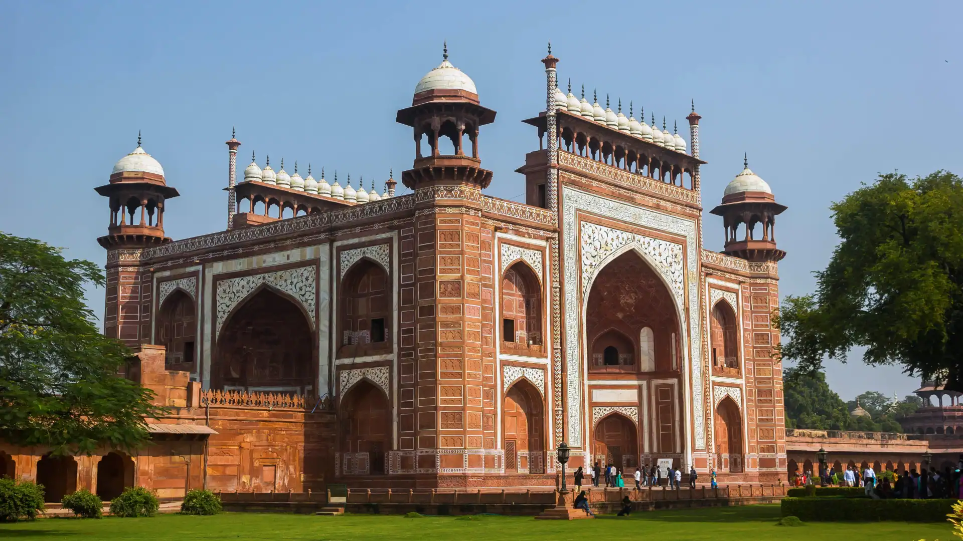 Taj Mahal Ticket Guide: High-Value vs. Main Mausoleum